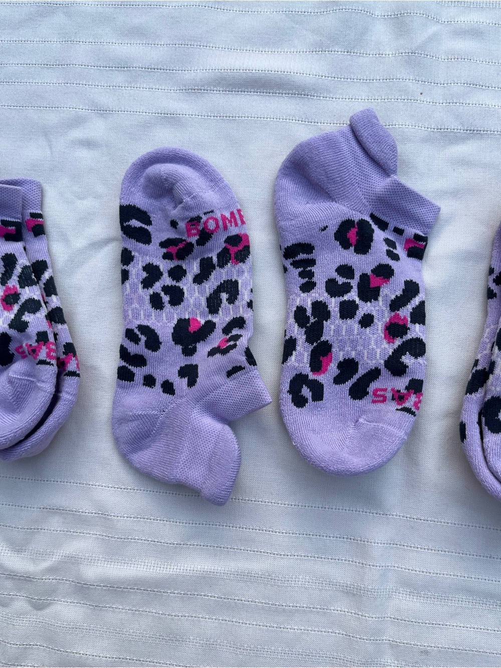 Bombas 3 Pr Lavender Leopard No-Show Blister Tab Socks - Picture 4 of 9